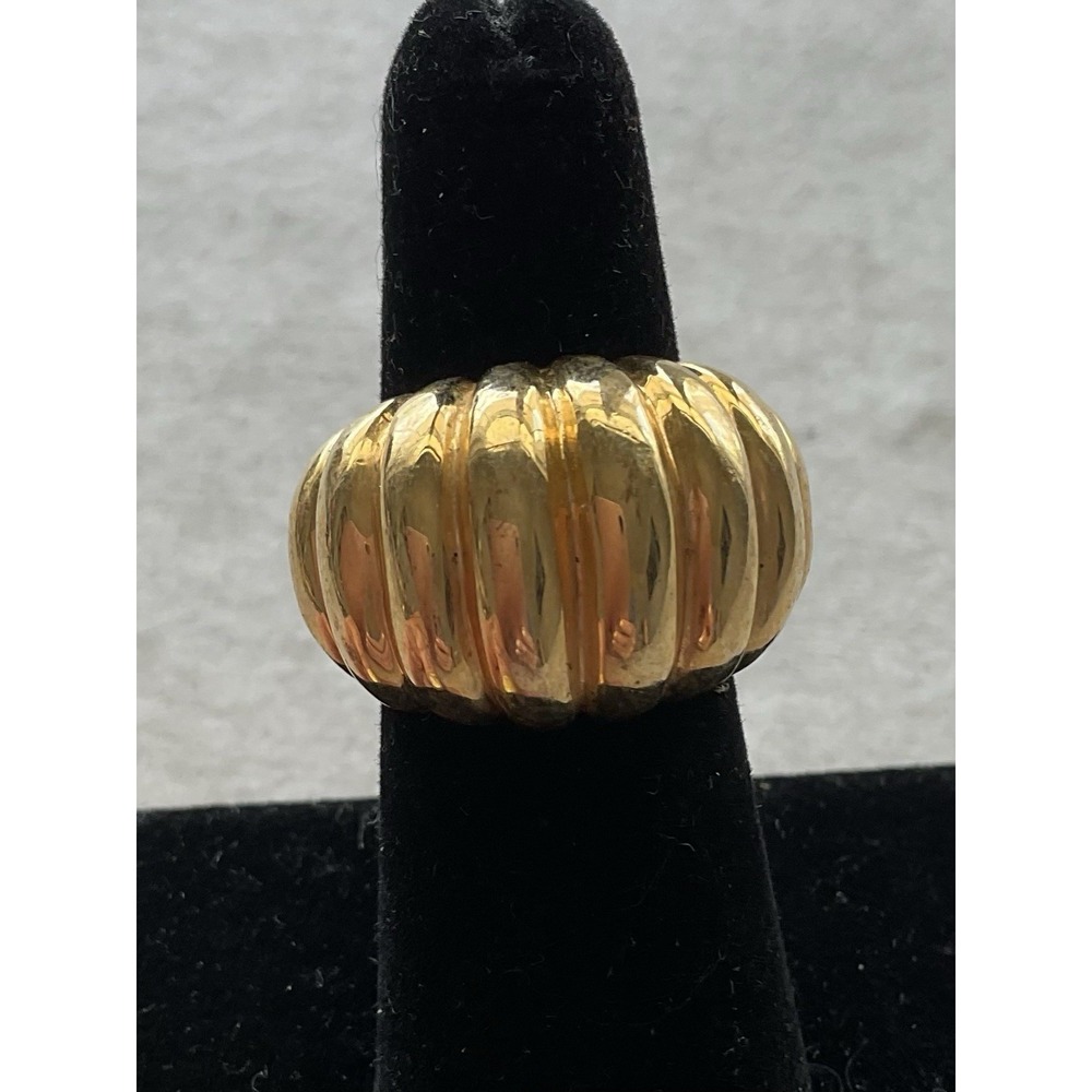 gold-tone ribbed dome or croissant statement ring Size 6 Vintage Estate Jewelry